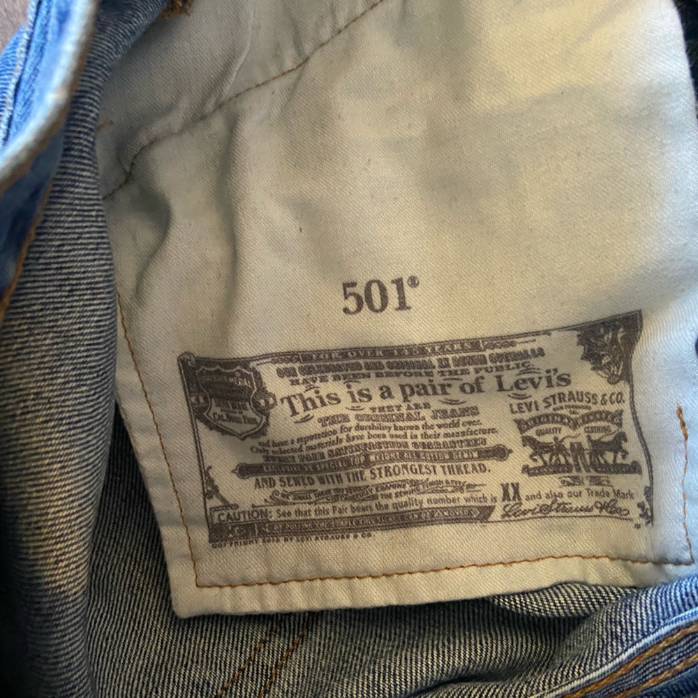 Levi’s 501 Jeans - Picture 3 of 10